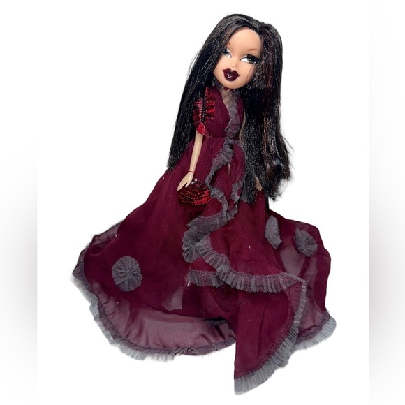 MGA Bratz lot - 2005 Holiday Katia doll w clothes - Picture 1 of 3